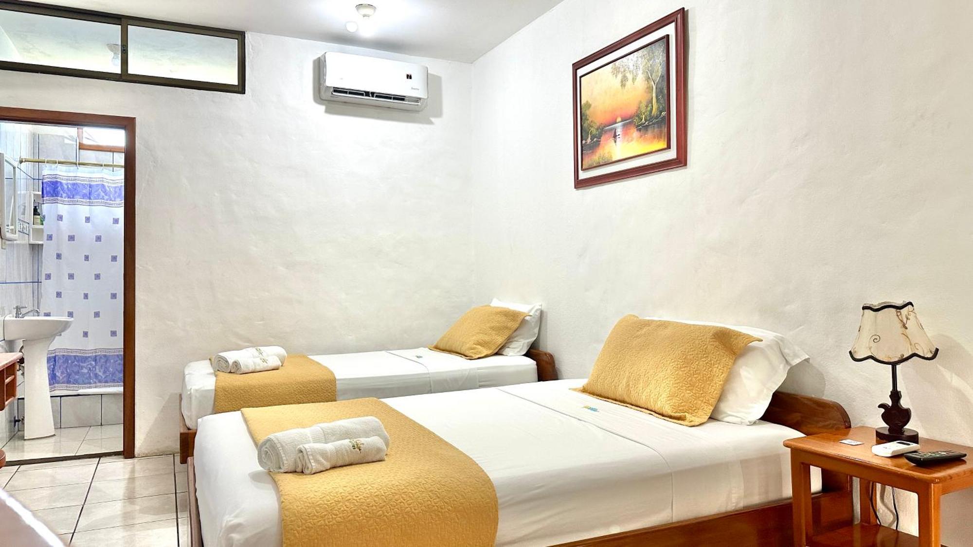Hostal Suenos Silvestres ปูแอร์โตอาโยรา ภายนอก รูปภาพ
