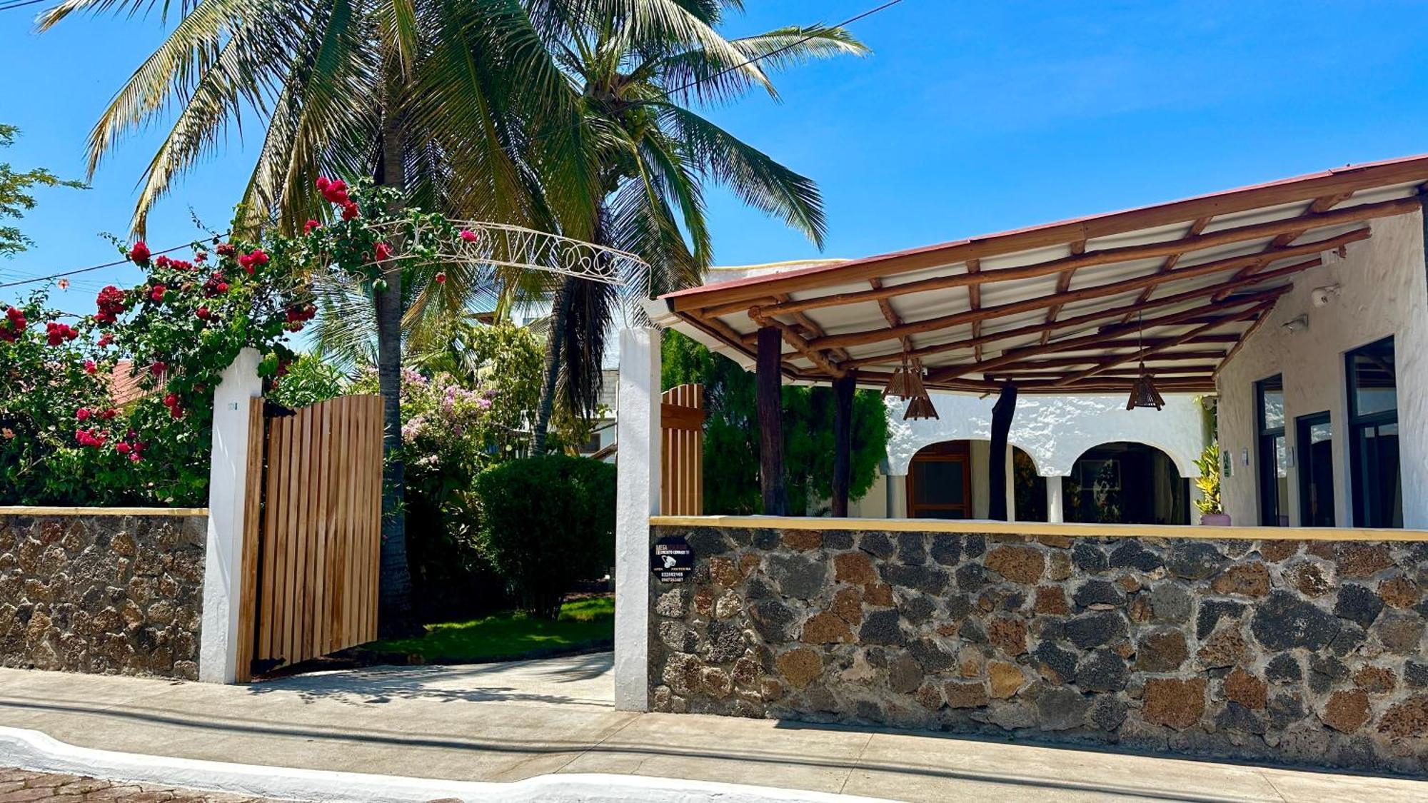 Hostal Suenos Silvestres ปูแอร์โตอาโยรา ภายนอก รูปภาพ