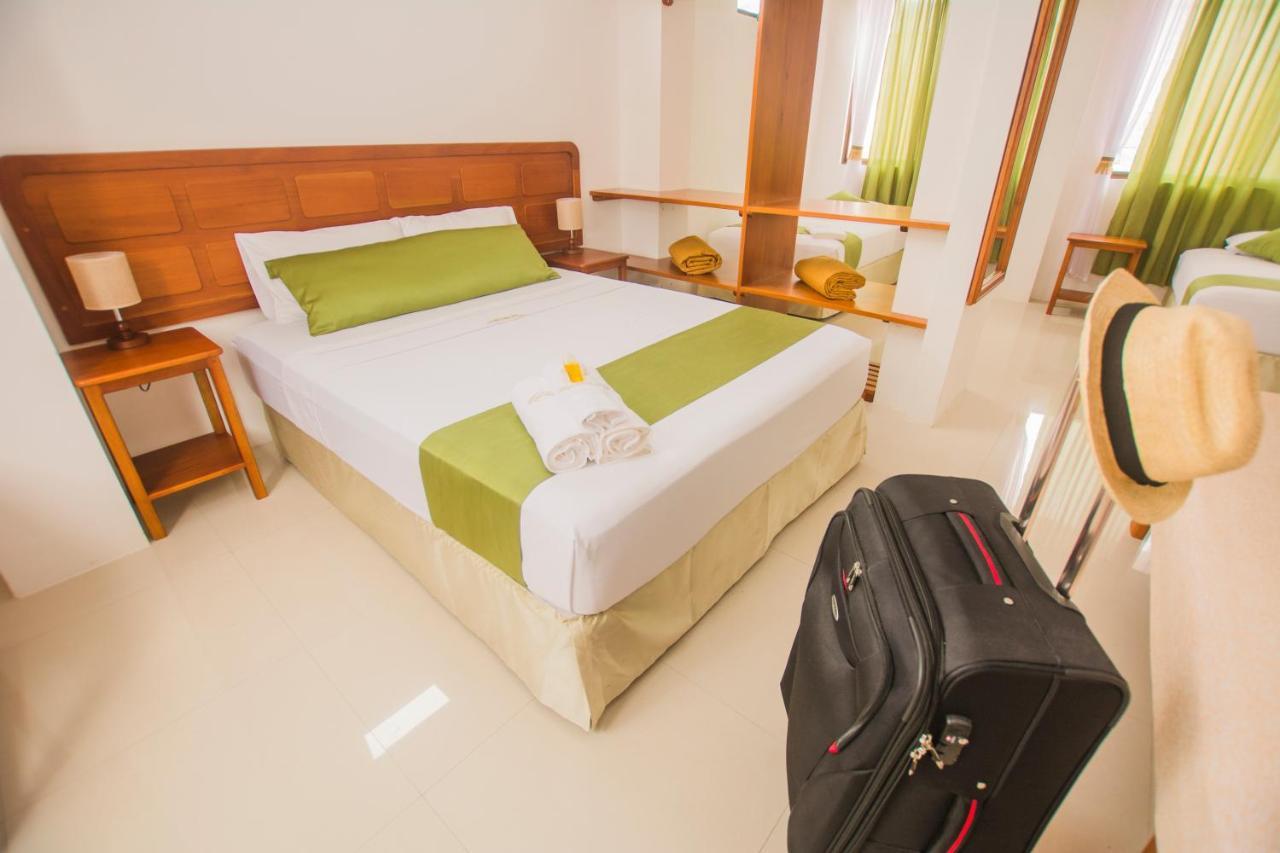 Hostal Suenos Silvestres ปูแอร์โตอาโยรา ภายนอก รูปภาพ